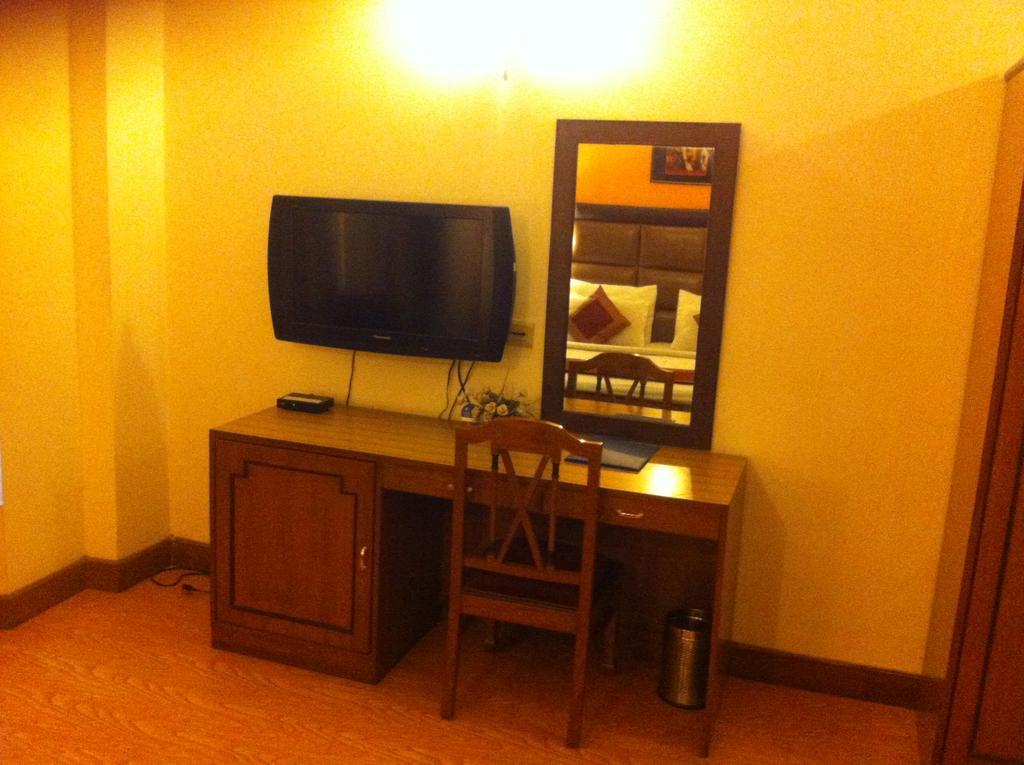 Hotel Smart Inn-2 New Delhi Bagian luar foto