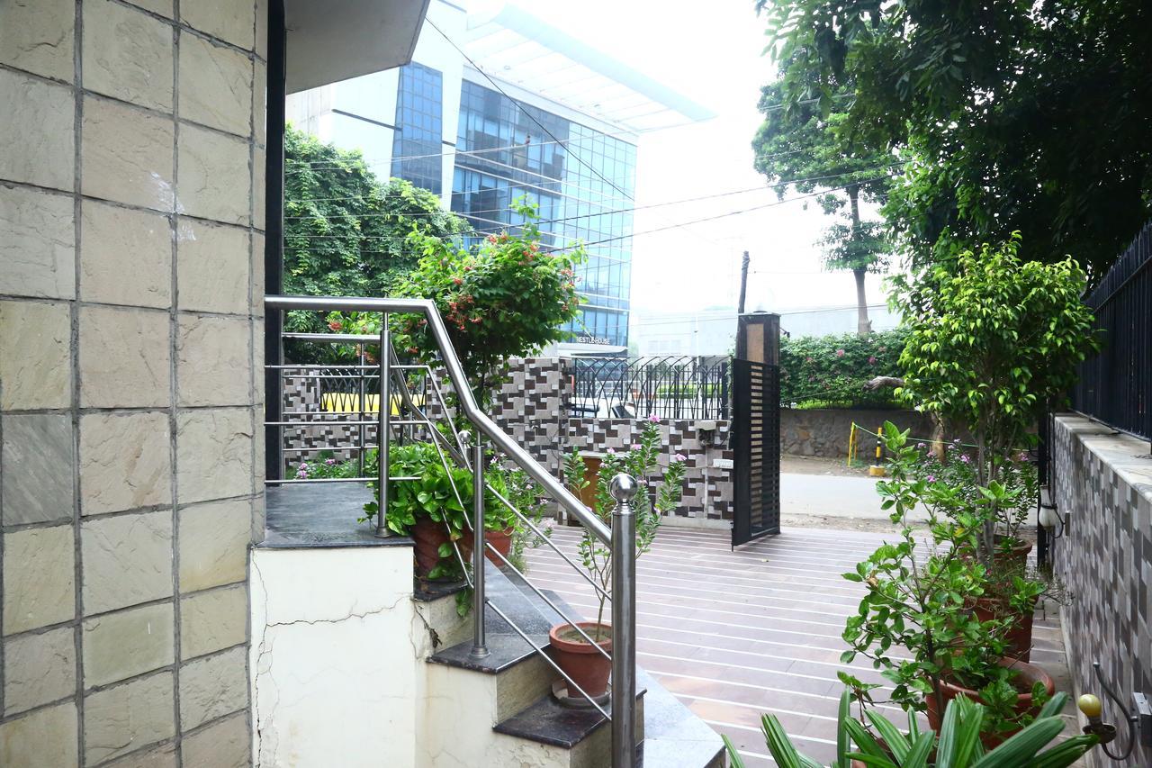 Hotel Smart Inn-2 New Delhi Bagian luar foto