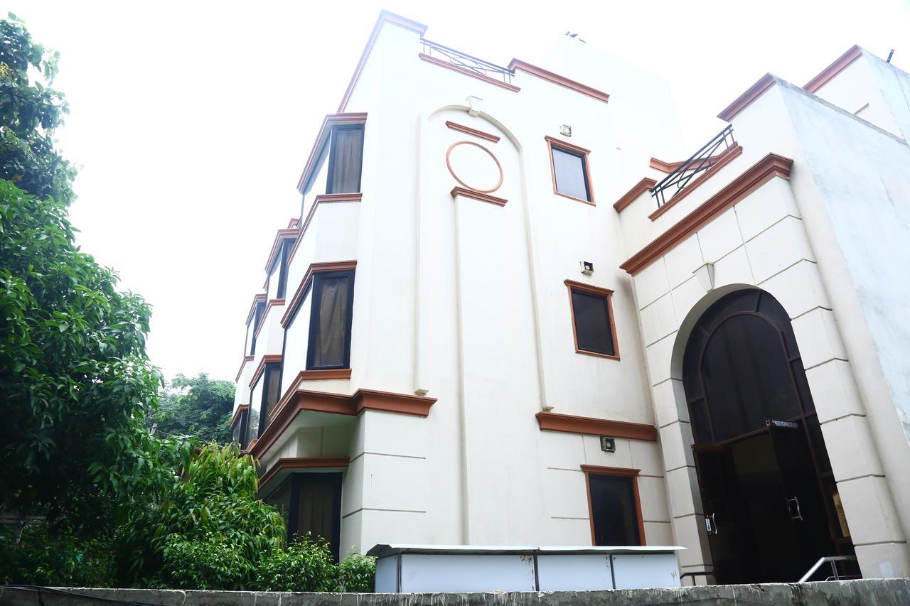 Hotel Smart Inn-2 New Delhi Bagian luar foto