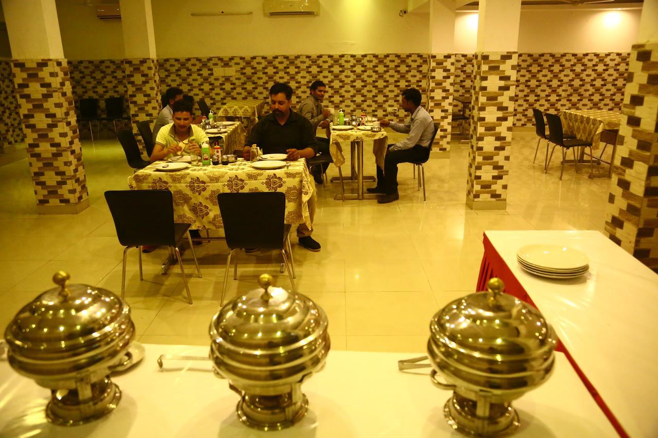 Hotel Smart Inn-2 New Delhi Bagian luar foto