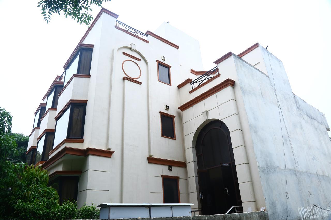 Hotel Smart Inn-2 New Delhi Bagian luar foto